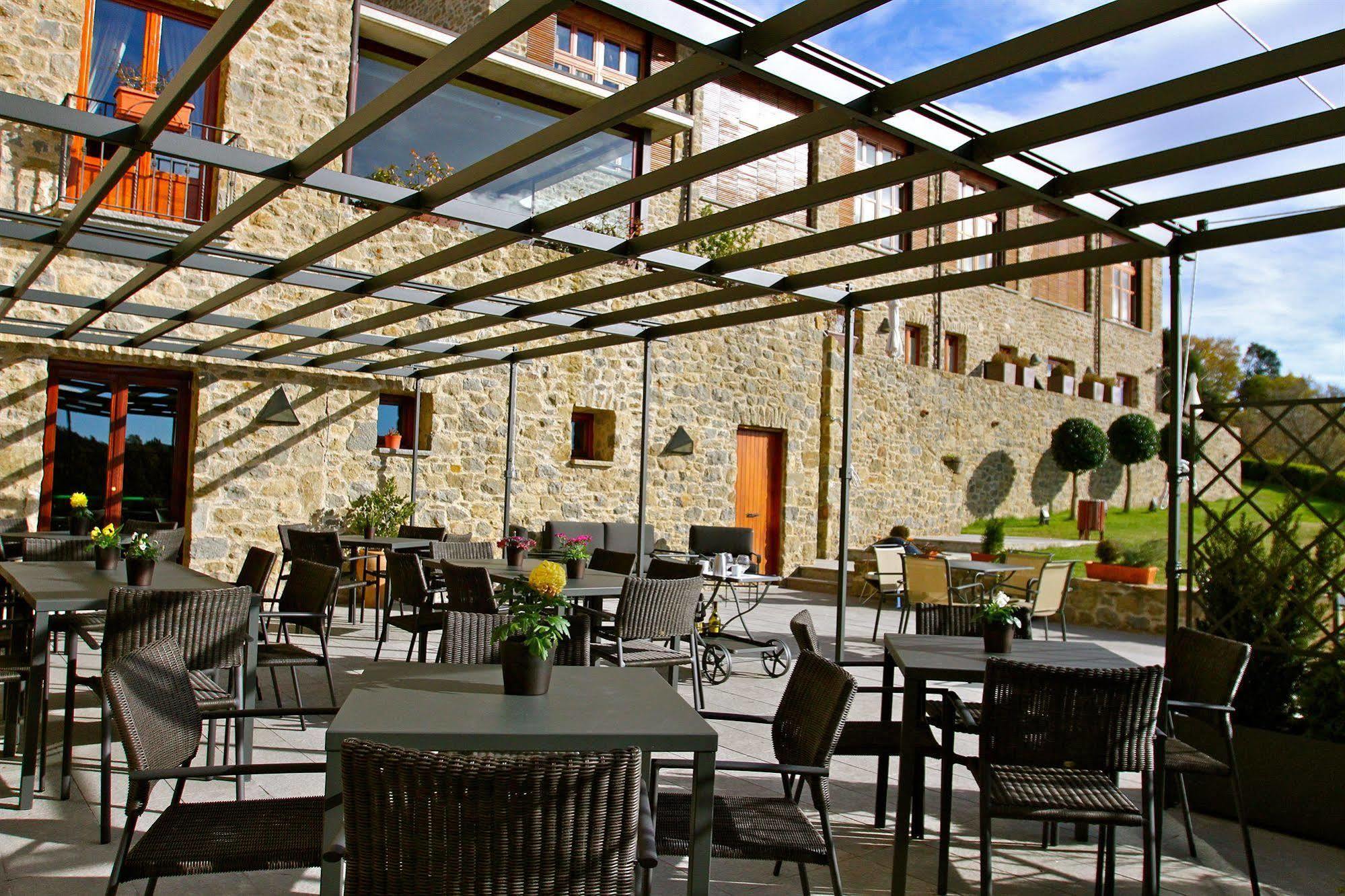 Hotel Restaurante El Ventos Sant Feliu De Pallerols Exterior photo